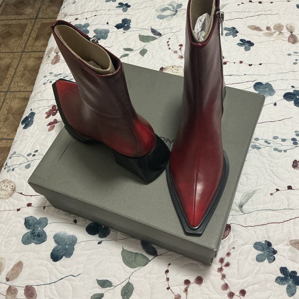 Vagabond Red Heeled Boots